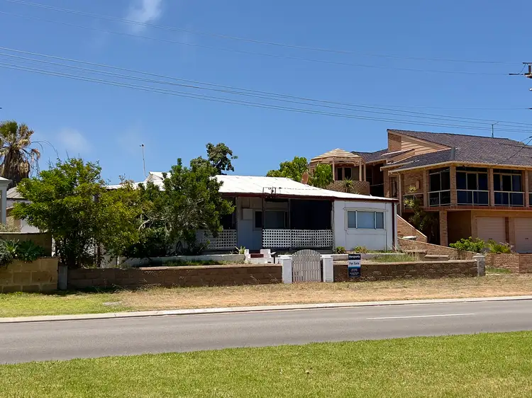 20 Point Leander Drive, Port Denison WA 6525