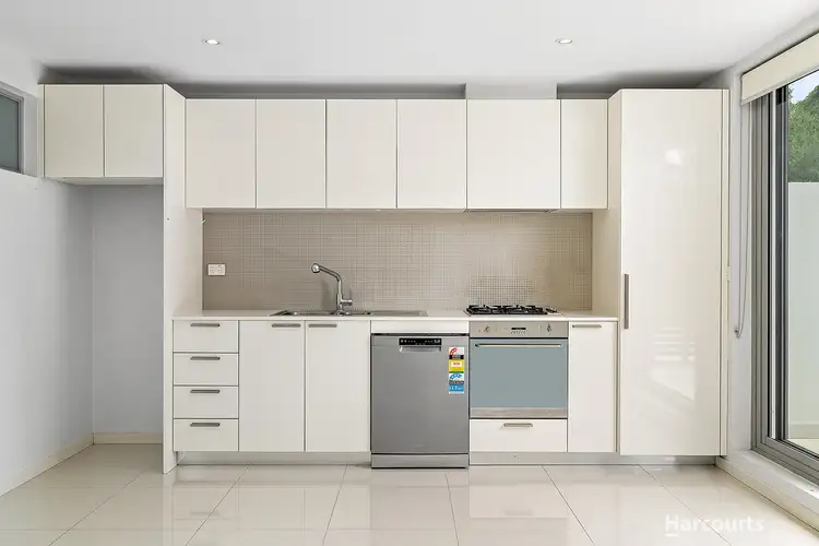 Third view of Homely apartment listing, 4/316 Manningham Road, Doncaster VIC 3108