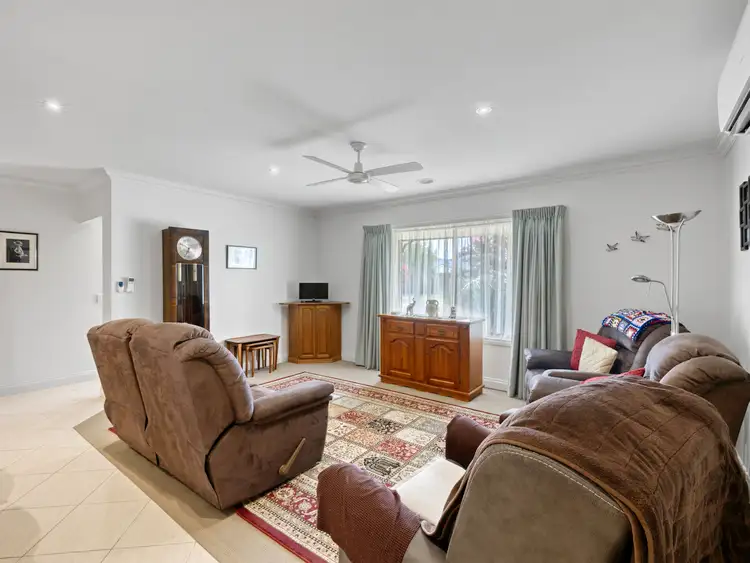 Fifth view of Homely house listing, 1/15 Swinburne Drive, Wangaratta VIC 3677