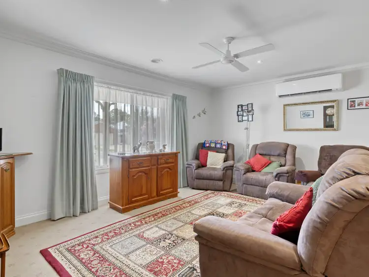 Sixth view of Homely house listing, 1/15 Swinburne Drive, Wangaratta VIC 3677