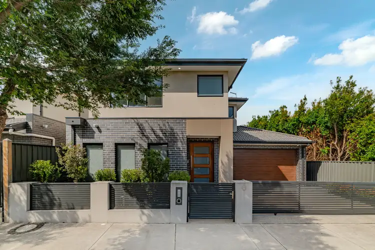 6 Topiary Way, Roxburgh Park VIC 3064