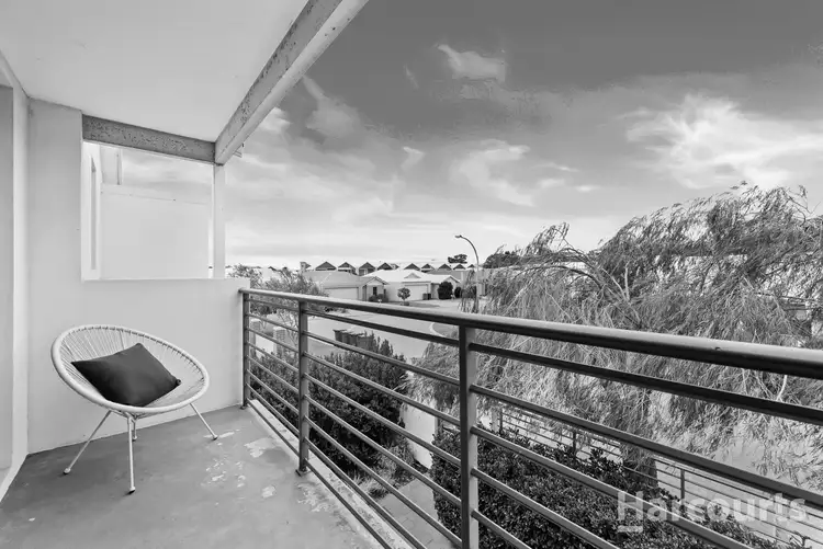 10/22 Butcherbird Loop, Erskine WA 6210