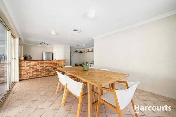 26 Floribunda Avenue, Halls Head WA 6210