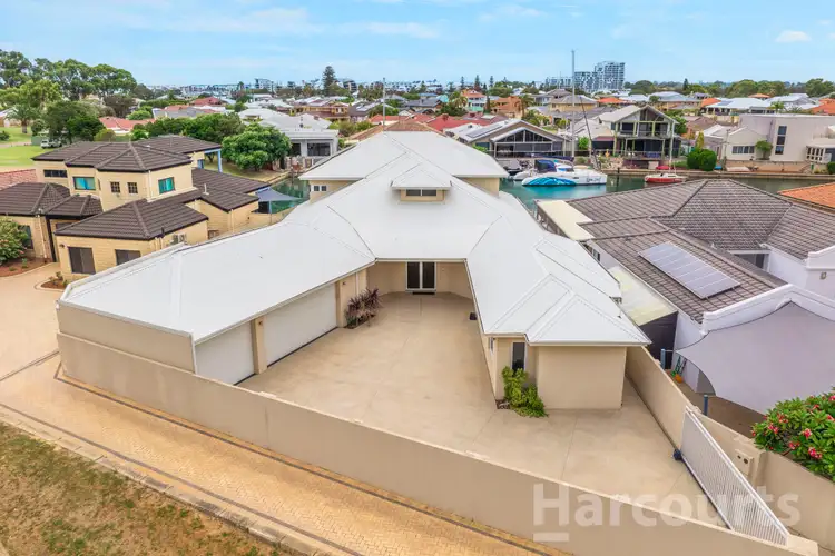 Sixth view of Homely house listing, 2 Baruna Court, Halls Head WA 6210