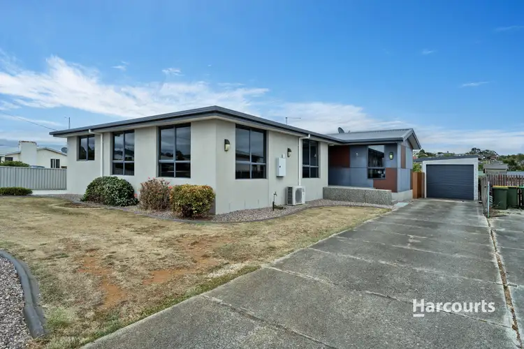 16 Ronald Crescent