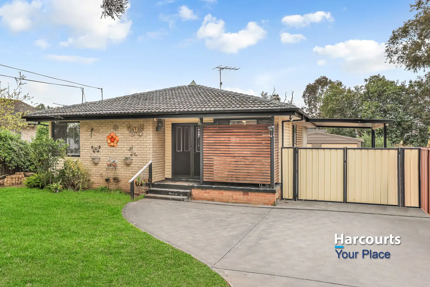 Main view of Homely house listing, 33 Copeland Road, Lethbridge Park NSW 2770