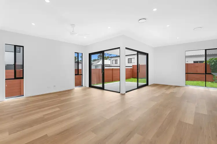 Fifth view of Homely house listing, 10 Hillsea Court, Arundel QLD 4214