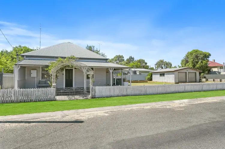 84 East Street, Clifton QLD 4361