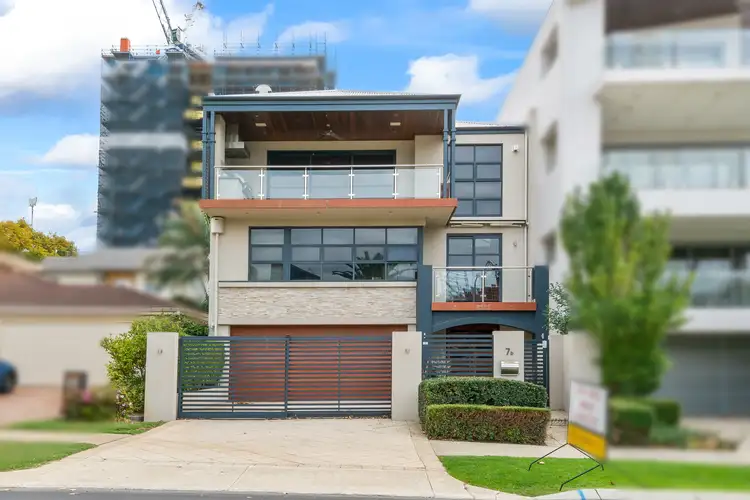 7B Moreau Mews