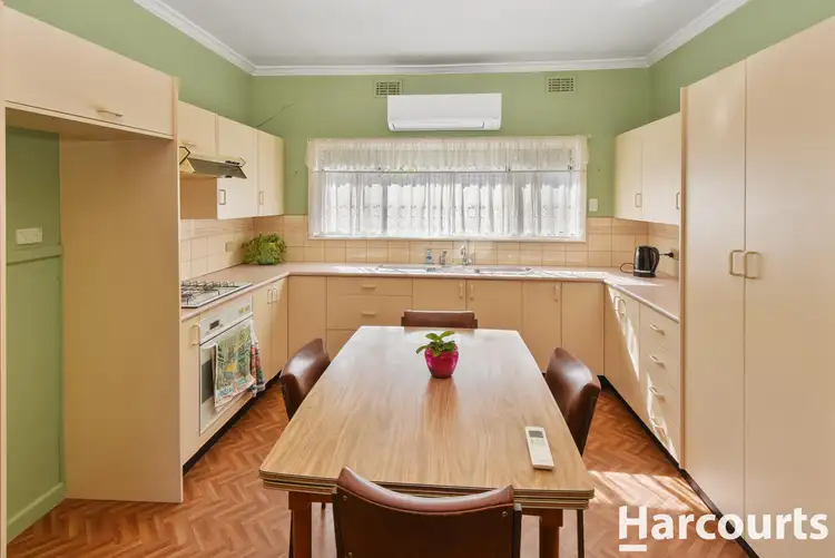 Fifth view of Homely house listing, 8 Robin Street, Horsham VIC 3400