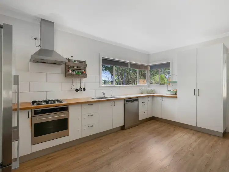 Second view of Homely house listing, 35 Pinkerton Crescent, Wangaratta VIC 3677