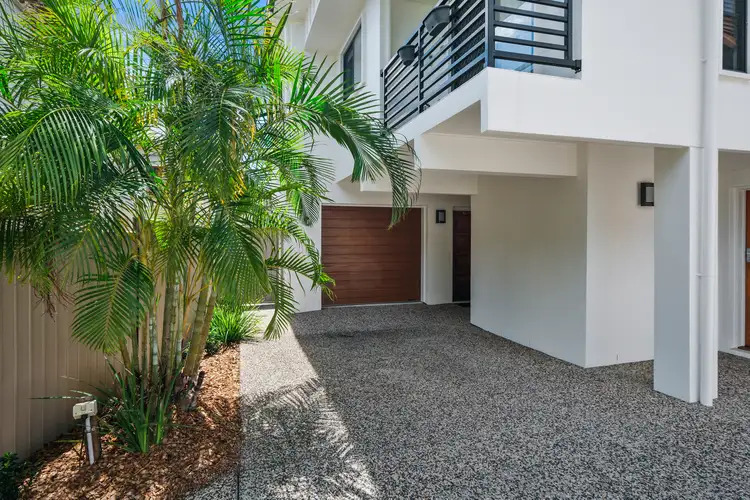 2/36-38 Vera Street, Greenslopes QLD 4120