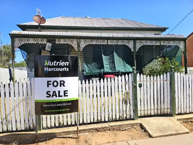 8 Woods Street, Donald VIC 3480
