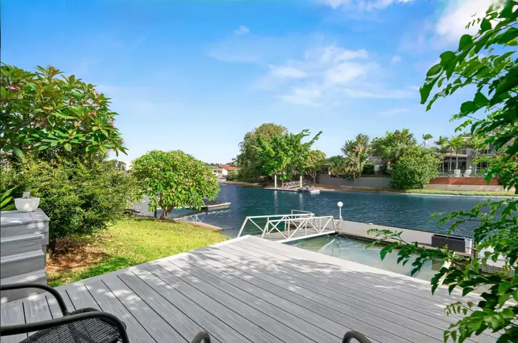 32 Saywell Street, Bundall QLD 4217