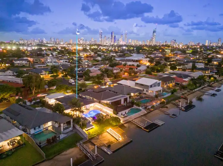 32 Saywell Street, Bundall QLD 4217