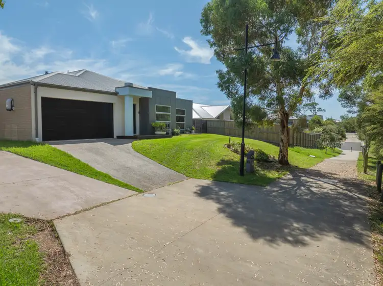Second view of Homely house listing, 25 Dianella Place, Bairnsdale VIC 3875