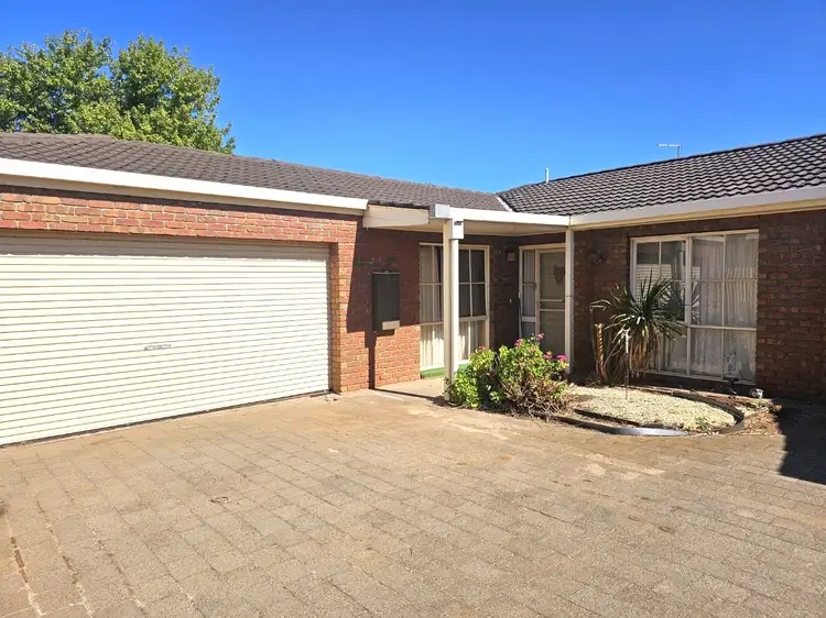 3/122 Woods Street, Donald VIC 3480