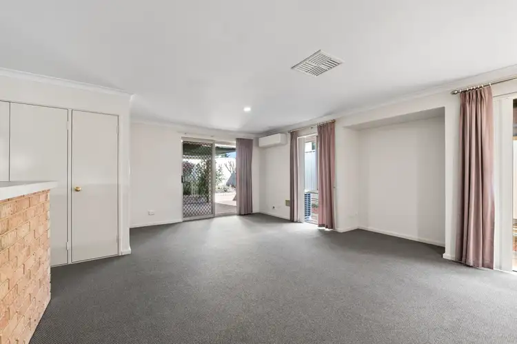 110 Robert Roads