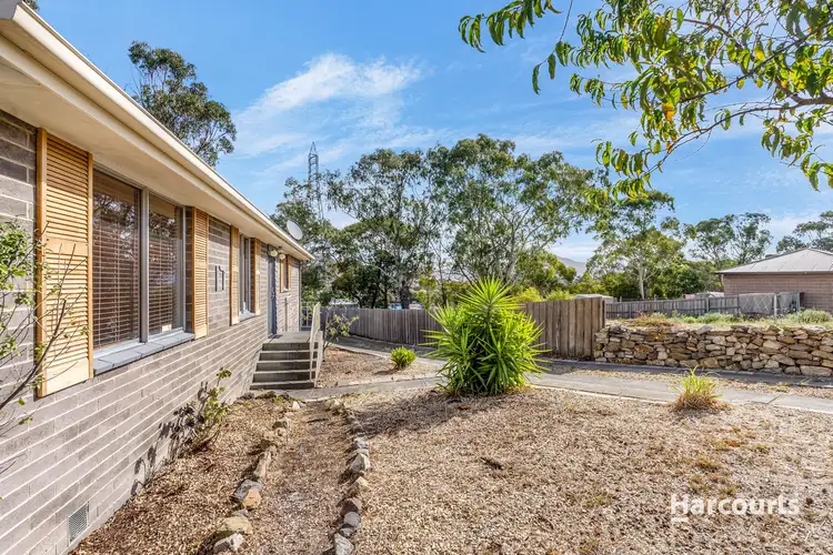 17 Lockhart Street