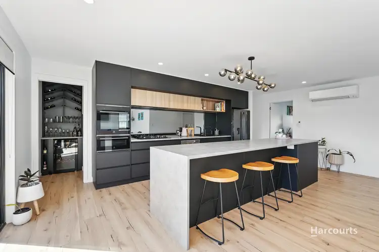 4 Vera Place