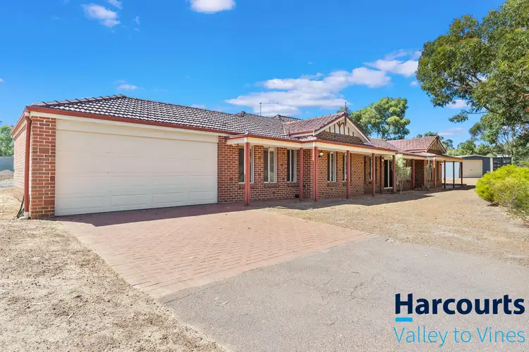 111 Sussex Bend, Lower Chittering WA 6084