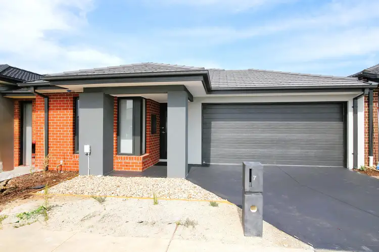 7 Nitre Street, Manor Lakes VIC 3024