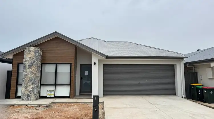 5 Cornwall Street, Munno Para Downs SA 5115