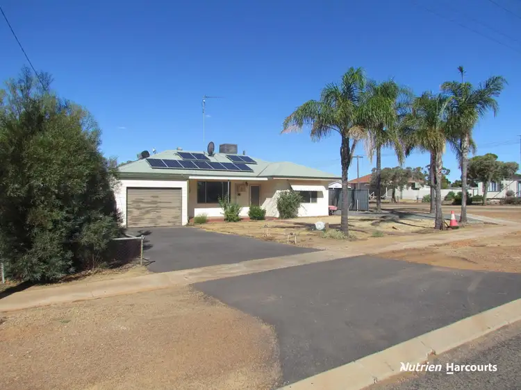 14 Strickland Drive, Dalwallinu WA 6609