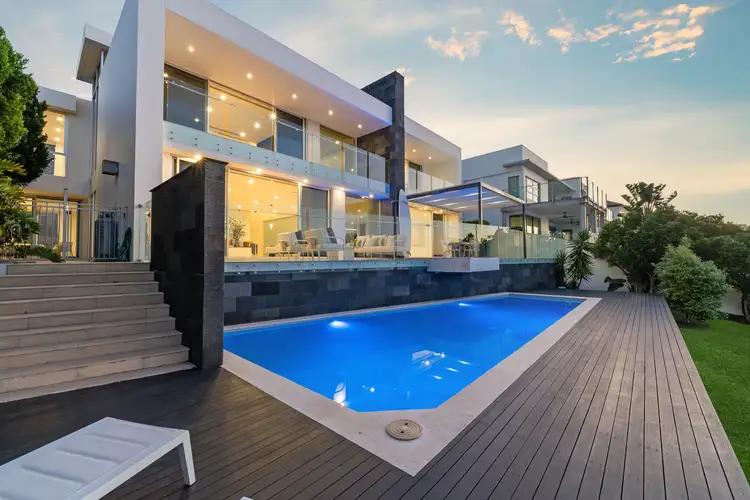 130 Sir Bruce Small Blvd, Benowa Waters QLD 4217