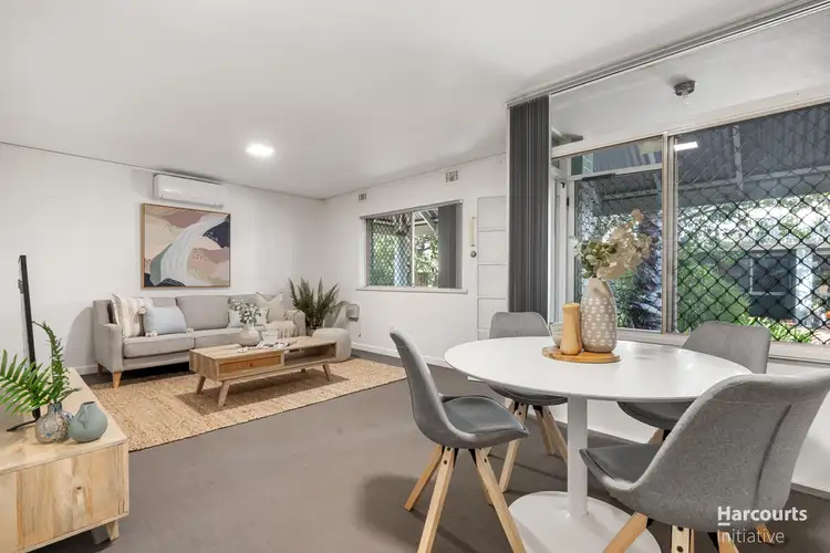 6 Seaton Place