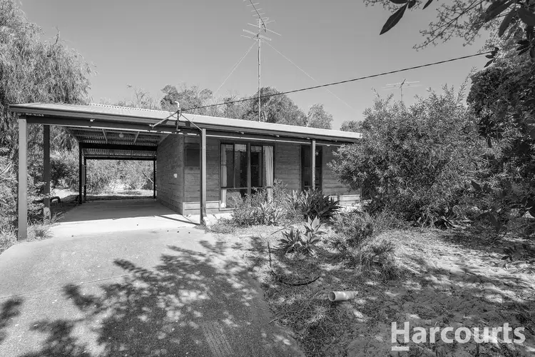 11 Hide-A-Way Vale, Preston Beach WA 6215