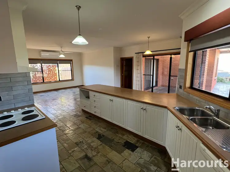 Fifth view of Homely house listing, 8 Agnew Court, Horsham VIC 3400
