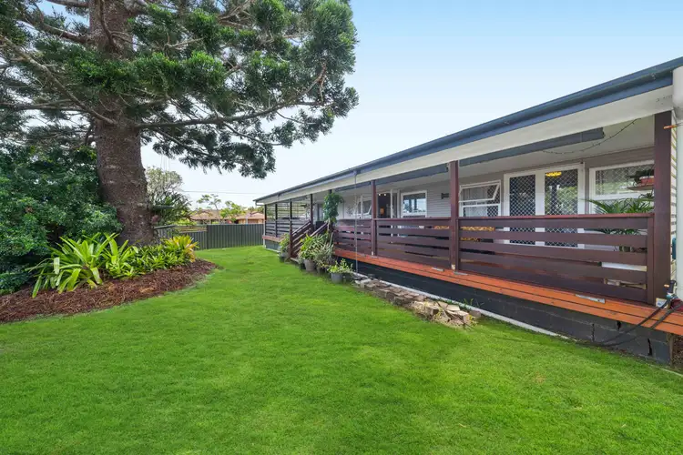 1 Thorne Road, Birkdale QLD 4159