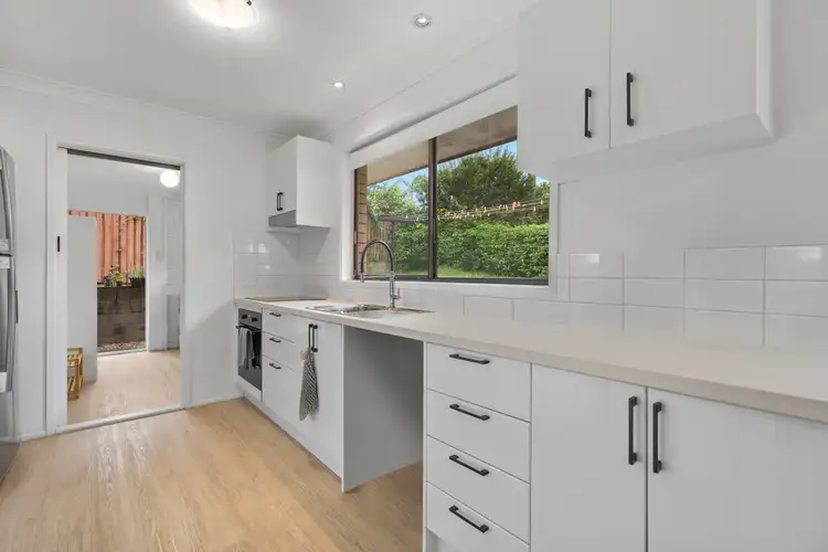 16 Jarmo Crescent, Southport QLD 4215
