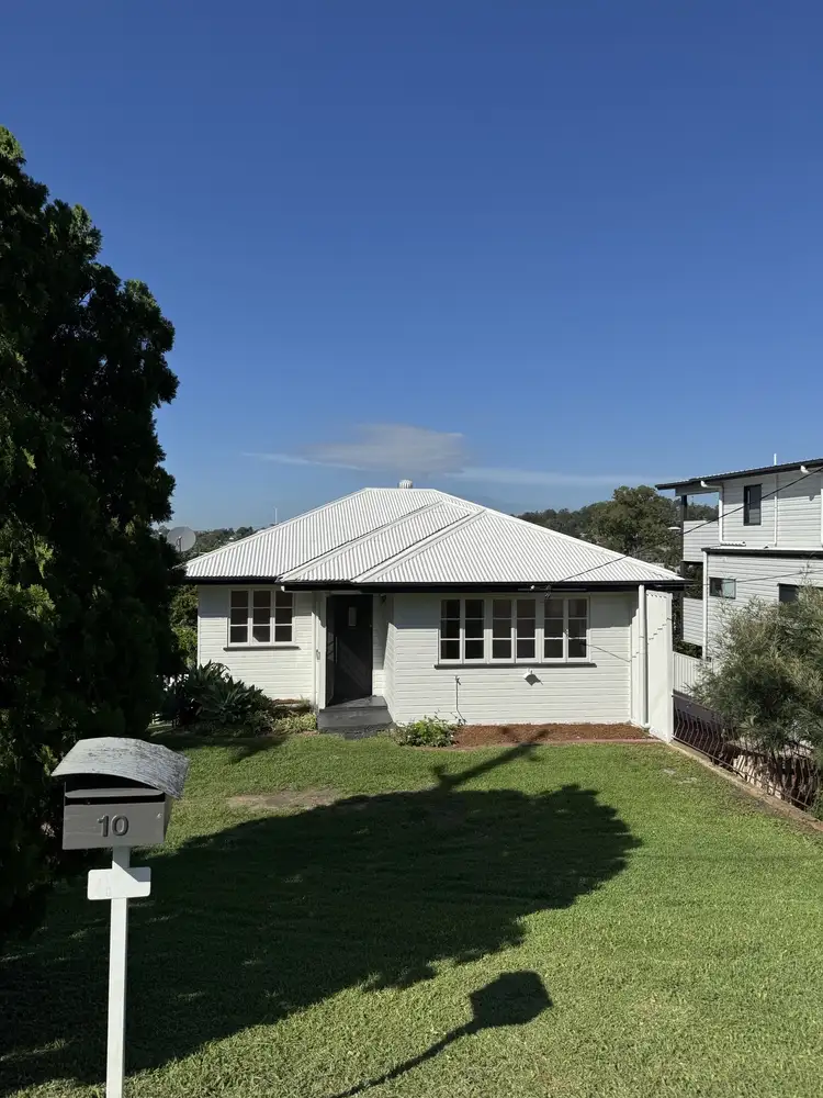 10 Redwood Street, Stafford Heights QLD 4053