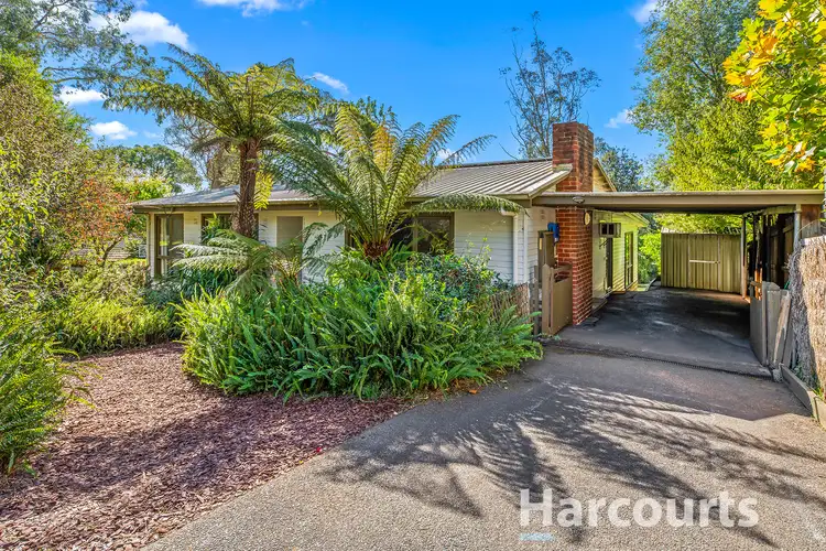 8 Ross Avenue, The Basin VIC 3154