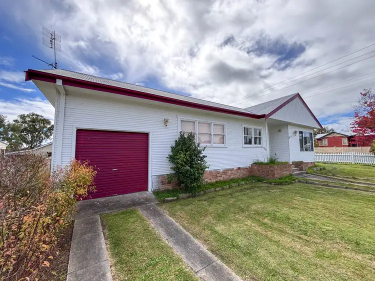 114 Miles Street, Tenterfield NSW 2372