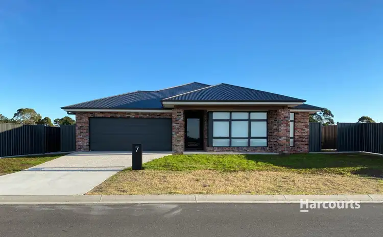 7 Beachside Close