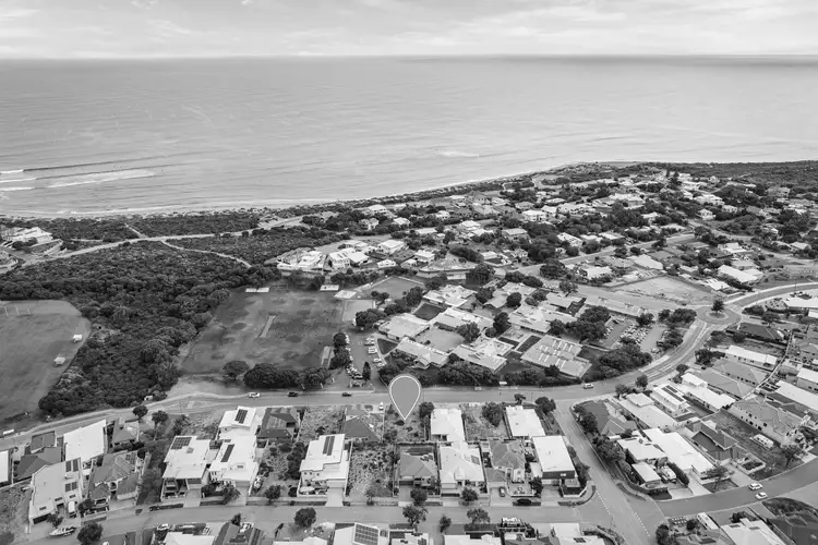 51 Baloo Crescent, Wannanup WA 6210