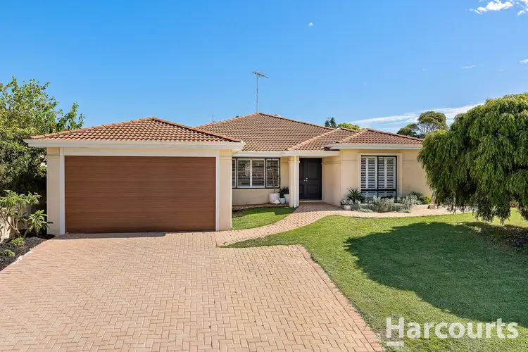 14 Oaklands Avenue, Halls Head WA 6210