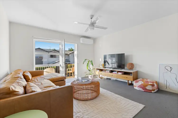 Main view of Homely unit listing, 2/8 Gregory Street, Clayfield QLD 4011