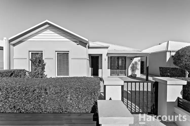 7 Pacifica Way