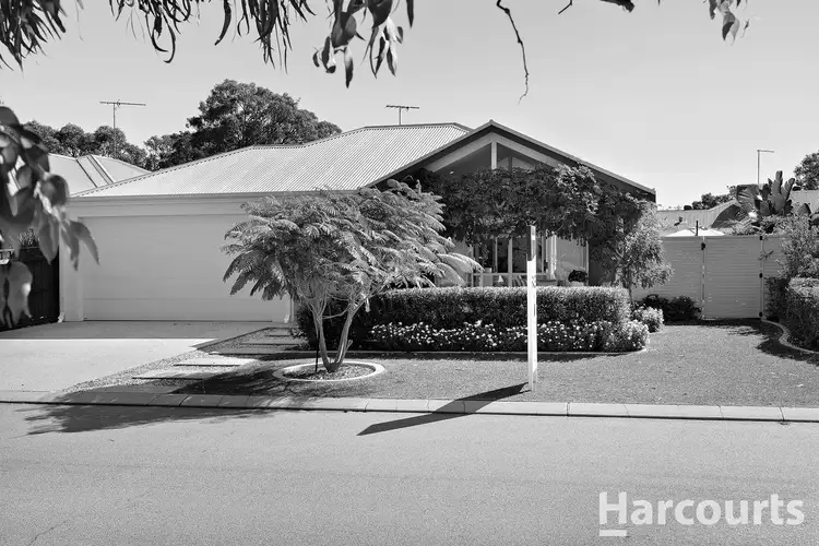 32 Chatsworth Drive, Erskine WA 6210