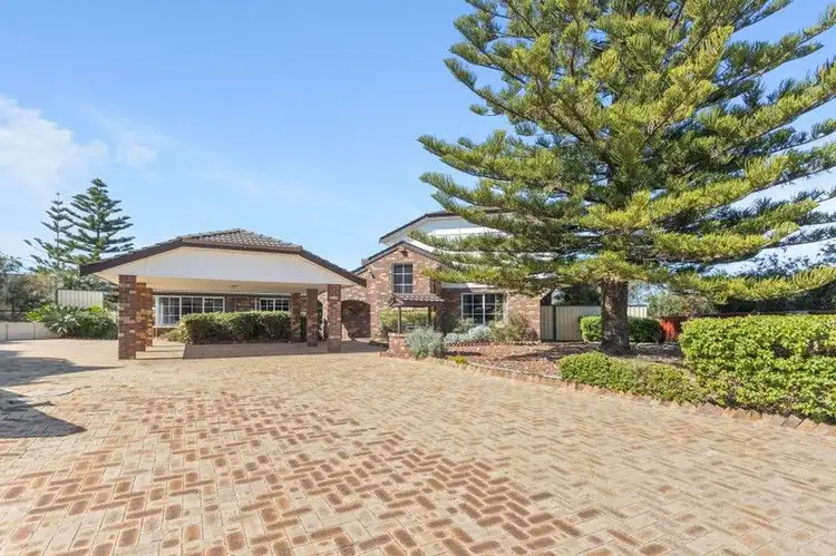 8 Castle Court, Kallaroo WA 6025
