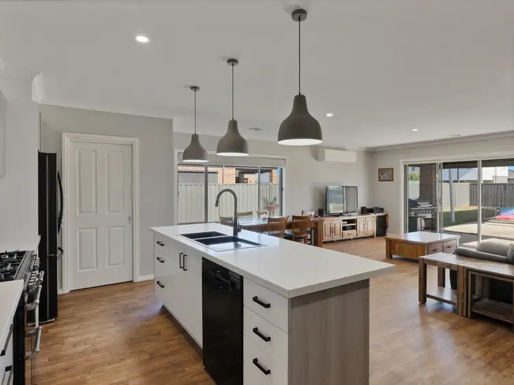 Fourth view of Homely house listing, 10 Dianella Street, Wangaratta VIC 3677