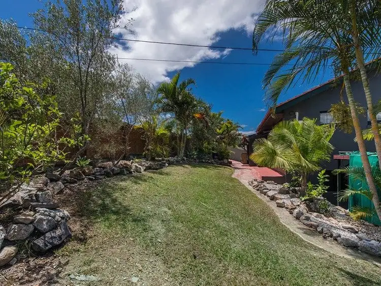 407 Nursery Road, Holland Park QLD 4121
