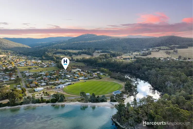 15 Esplanade North, Snug TAS 7054