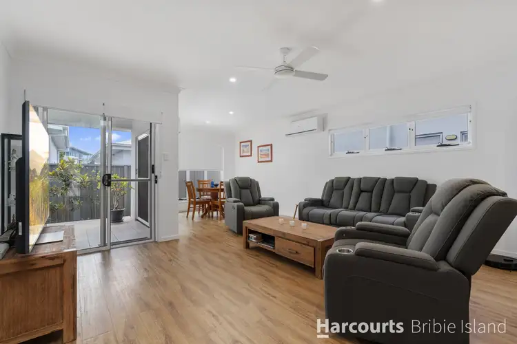 Fifth view of Homely villa listing, 19/2 Spinnaker Drive, Sandstone Point QLD 4511