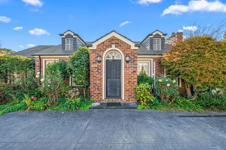 2/2 Newman Rd, Wantirna South VIC 3152