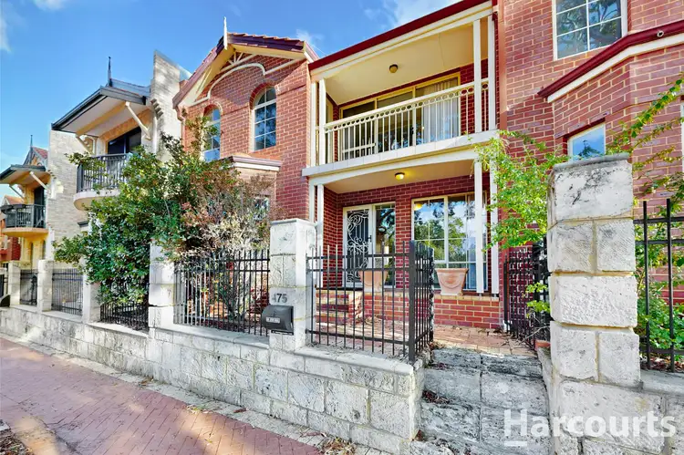 475 Lakeside Drive